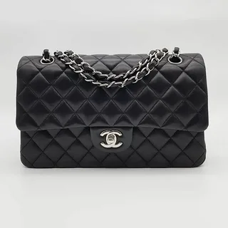 Pre Loved Chanel Classic Flap: A Timeless Investment in Luxury Fashion