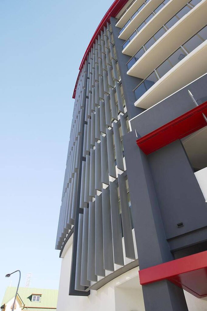 Why Louvres in NZ Are Becoming a Must-Have Outdoor Feature