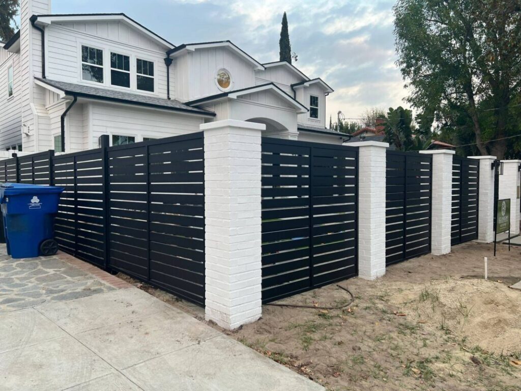 Benefits of Choosing an Aluminum Fence for Your Home